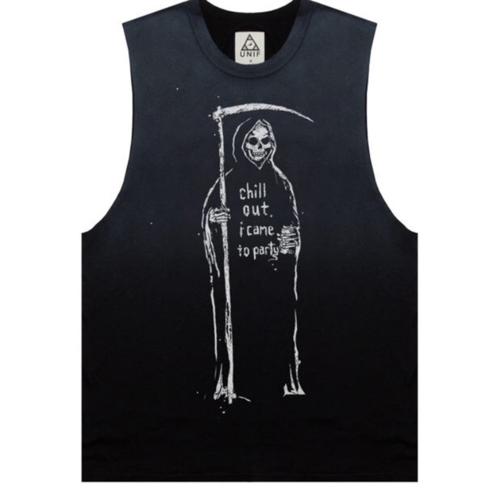 ISO !!!! Unif tops